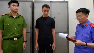 Khởi tố thanh niên giả danh công an để cưỡng đoạt tài sản ở Hà Tĩnh. Vụ án đang được cơ quan chức năng điều tra, làm rõ.