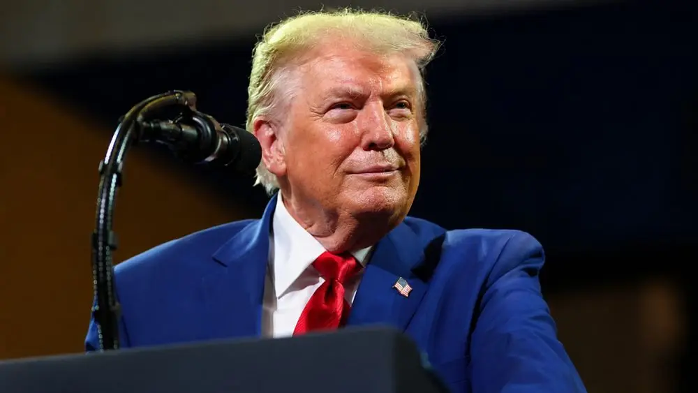 Ông Trump tuyên bố đang cân nhắc tập kích quy mô lớn chưa từng có vào Iran. Xem diễn biến mới và phản ứng liên quan