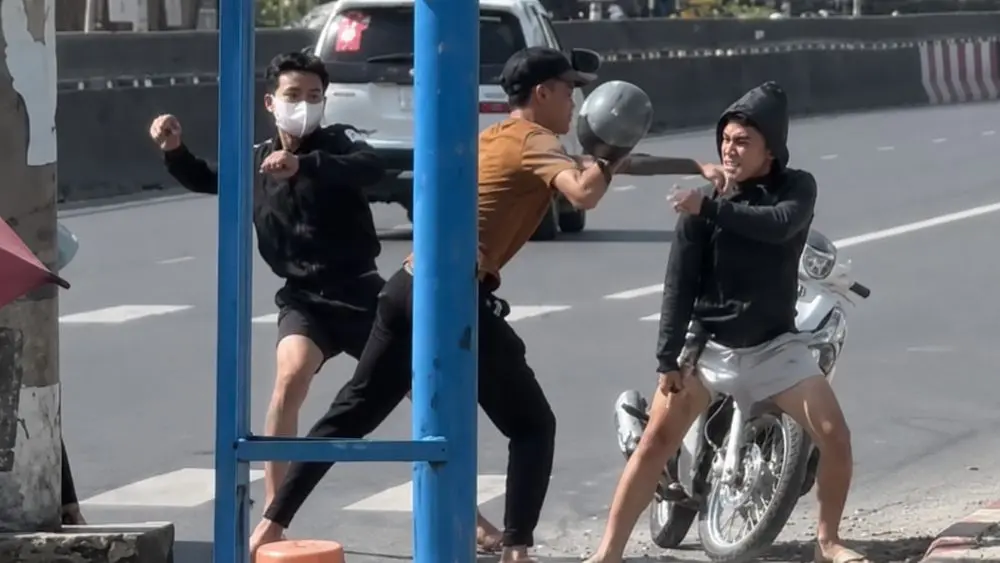 Công an Tây Ninh truy tìm nhóm thanh niên cầm dao đâm người trên Quốc lộ 1 sau vụ ẩu đả gây xôn xao dư luận