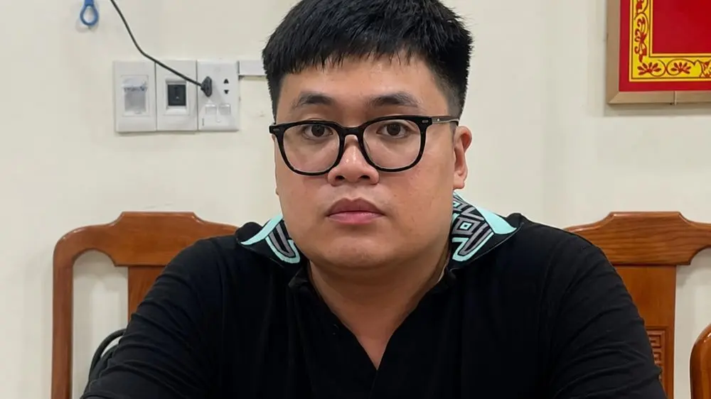 Bắt đối tượng bị Công an TP.HCM truy nã khi đang lẩn trốn tại Hà Nội. Theo dõi diễn biến vụ việc và quá trình bắt giữ.