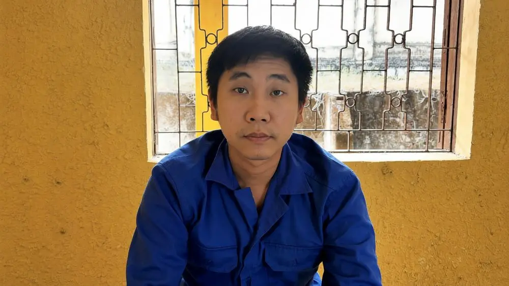 Khởi tố, tạm giam cán bộ địa chính Võ Hoàn Thiện để điều tra hành vi lừa đảo chiếm đoạt tài sản. Xem chi tiết vụ án.