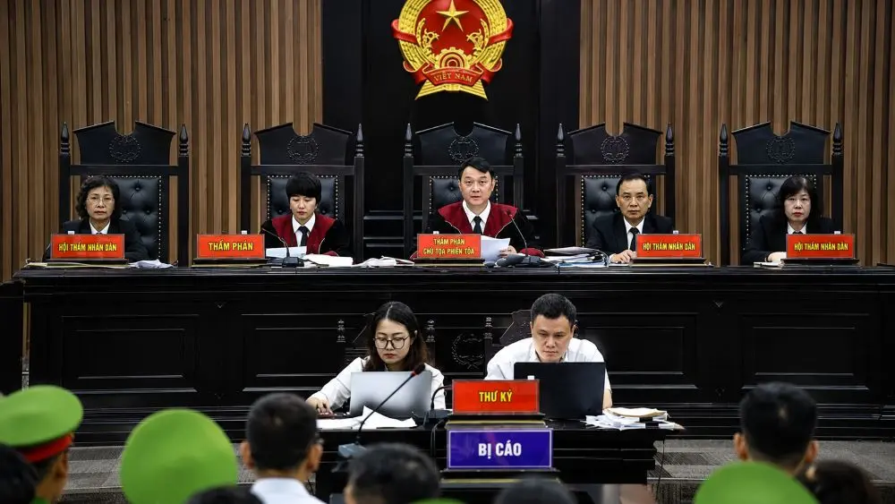 Đề xuất miễn trách nhiệm hình sự cho tội phạm kinh tế nếu khắc phục toàn bộ hậu quả trong 3 năm. Xem nội dung đáng chú ý.