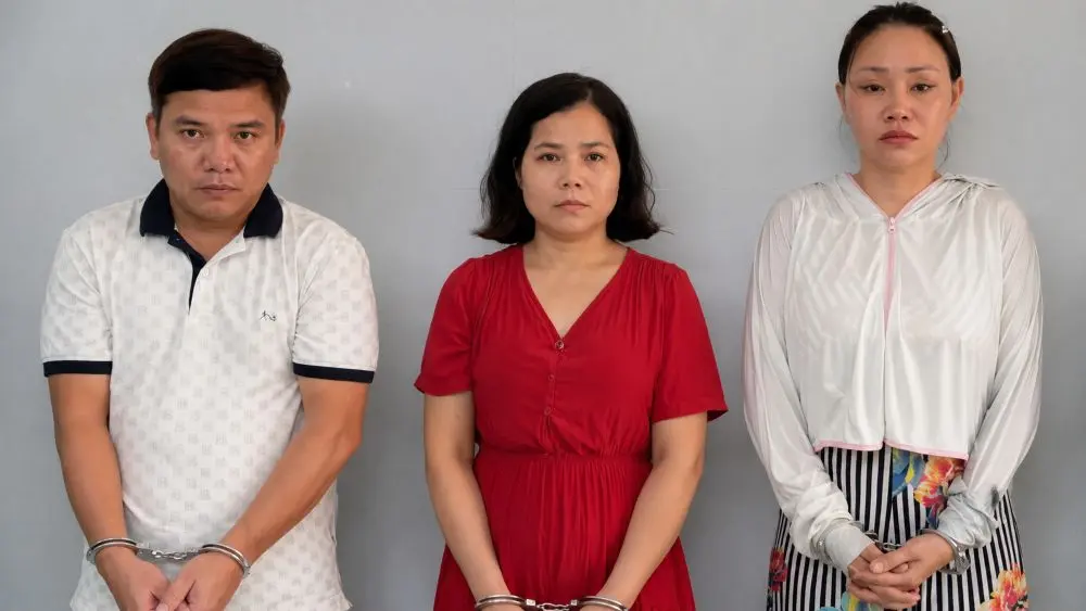 Vụ truyền trắng da gây tử vong cho khách: ba nghi can bị bắt, hé lộ diễn biến điều tra và dấu hiệu vi phạm.