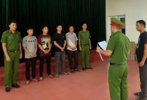Lao vào đánh người vì nhảy đến phá xe máy, nhóm đối tượng bị công an xử lý theo quy định của pháp luật.