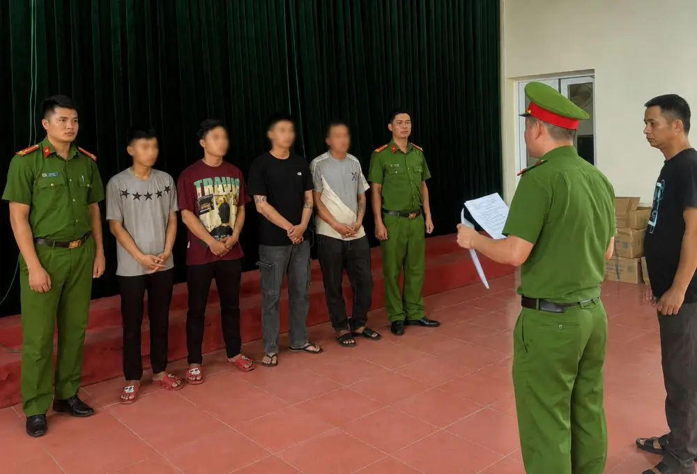 Lao vào đánh người vì nhảy đến phá xe máy, nhóm đối tượng bị công an xử lý theo quy định của pháp luật.