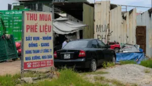Kho phế liệu sát nhà dân ở Nghệ An tiềm ẩn nguy cơ cháy nổ, khiến người dân lo ngại về an toàn PCCC sau các vụ hỏa hoạn.