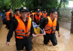 Cao Bằng huy động quân đội, công an hỗ trợ người dân ứng phó mưa lũ, di dời khỏi vùng ngập và bảo đảm an toàn. Xem chi tiết.