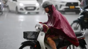Miền Bắc tiếp tục có mưa lớn trong tháng 8 với các đợt ngắn nhưng cường độ mạnh. Xem dự báo mới nhất để chủ động ứng phó.