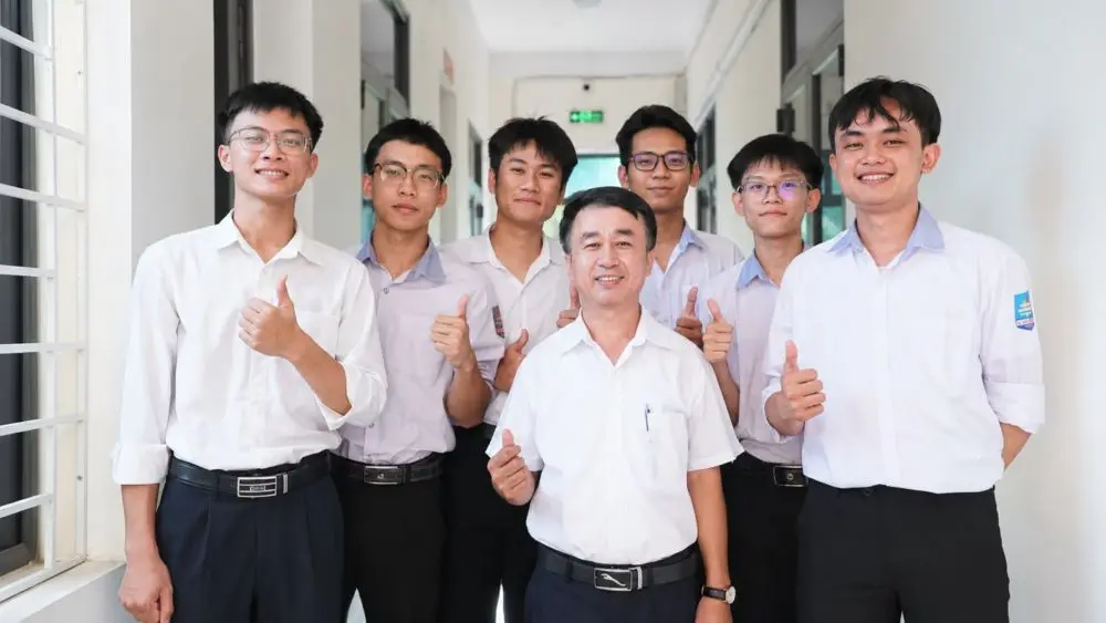 Học trò Trường THPT Diễn Châu 4 đạt thành tích thủ khoa, á khoa kỳ thi tốt nghiệp THPT 2026, ghi dấu ấn từ ngôi trường ven biển xứ Nghệ.