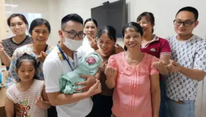 Tiếng khóc đầu đời của em bé mang đến phép màu cho một gia đình, lan tỏa câu chuyện xúc động về hành trình chào đón con khỏe mạnh.