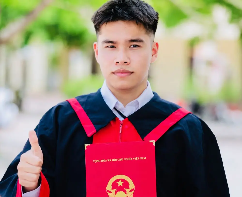Á khoa khối A Nghệ An Trương Bảo Nam chia sẻ cách học hiệu quả, ứng dụng AI như bạn đồng hành để nâng cao kết quả học tập.