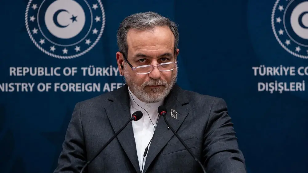 Ngoại trưởng Iran Abbas Araqchi bác bỏ chiến dịch kinh tế của Mỹ, cho rằng đây là động thái đánh lạc hướng khỏi khủng hoảng của Washington.