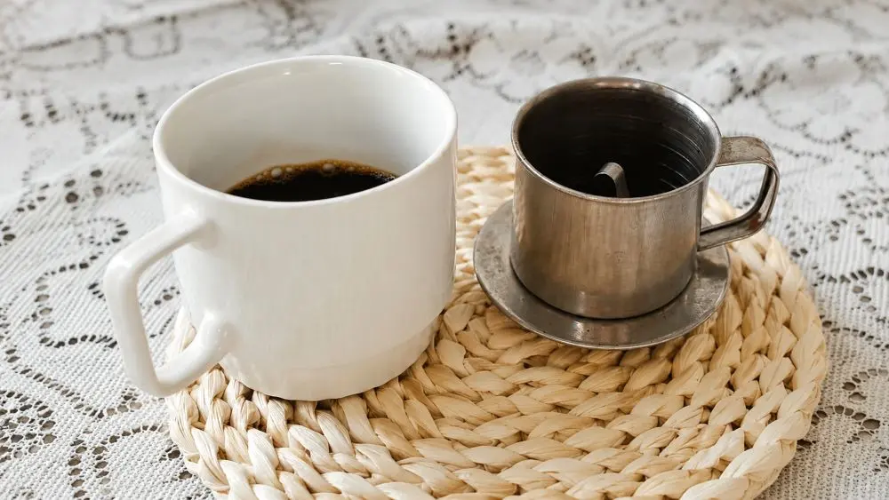 Uống cà phê buổi sáng có thể tốt cho tim và đường ruột. Tìm hiểu thời điểm uống cà phê phù hợp để hạn chế ảnh hưởng đến giấc ngủ.