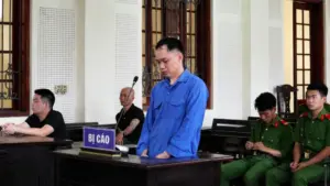 Cựu điều dưỡng lĩnh án vì lừa đảo chiếm đoạt tiền tỷ. Diễn biến vụ án và phán quyết của tòa trong phiên xét xử.