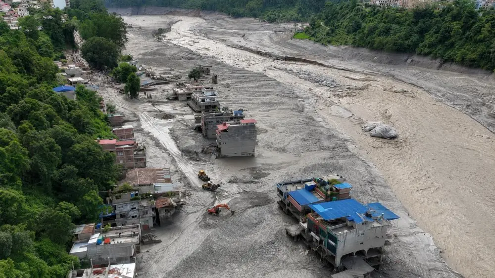 Lũ quét Nepal khiến 359 người thiệt mạng, hơn 900 người mất tích. Công tác tìm kiếm, cứu nạn đang được khẩn trương triển khai.