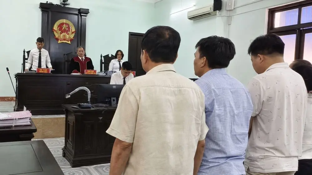 Ba cựu thẩm phán, kiểm sát viên Huế nhận án tù do nhận, môi giới tiền hối lộ trong quá trình giải quyết vụ án đánh bạc.