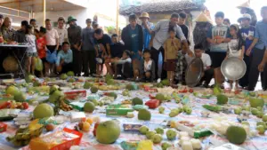 Lễ “cướp cô hồn” ngày Rằm tháng Bảy tại Đền Chỉ Thiện thu hút đông đảo người dân, góp phần gìn giữ nét văn hóa dân gian.