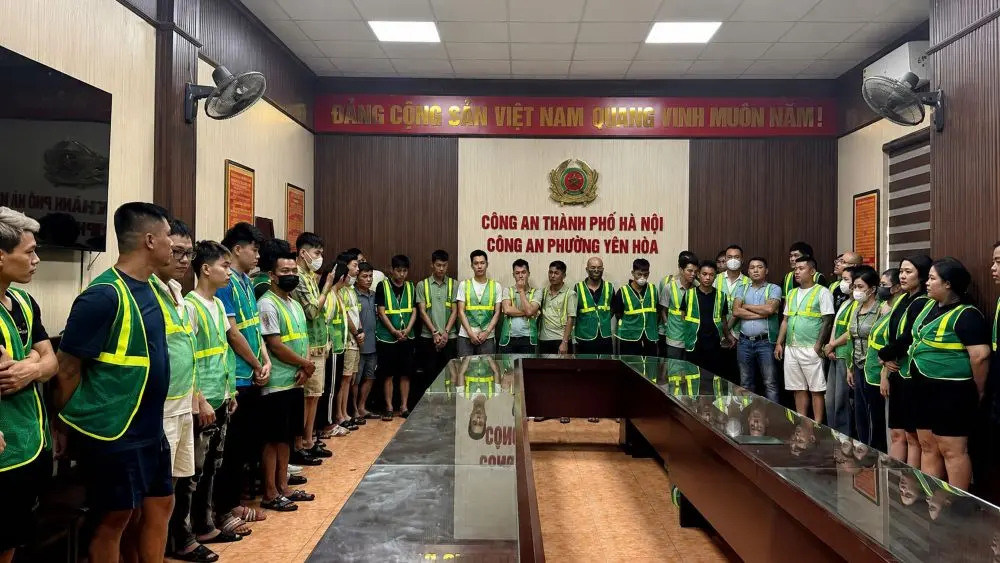 Đường dây ma túy lớn liên quan diễn viên Kiều Thanh bị công an Hà Nội triệt phá, với hàng trăm người liên quan và nhiều loại ma túy bị thu giữ.