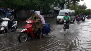 Dự án thoát nước TP. Cà Mau kéo dài gần 20 năm chưa thi công, trong khi nhiều tuyến đường vẫn ngập úng, ảnh hưởng đời sống người dân.