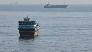 Eo biển Hormuz tiếp tục đình trệ giữa xung đột Iran, với 3 kịch bản có thể định hình tuyến hàng hải và nguồn cung năng lượng toàn cầu.