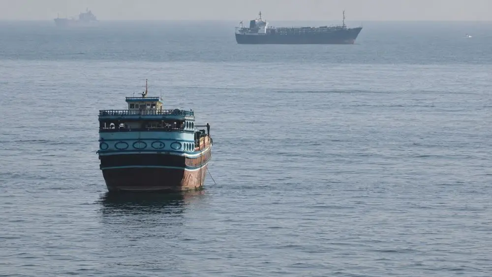Eo biển Hormuz tiếp tục đình trệ giữa xung đột Iran, với 3 kịch bản có thể định hình tuyến hàng hải và nguồn cung năng lượng toàn cầu.