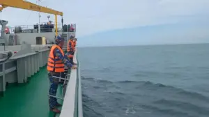 Lực lượng chức năng mở rộng tìm kiếm hai cô gái mất tích sau vụ 3 cô gái bị sóng cuốn, hướng ra vùng biển gần Cù Lao Chàm.