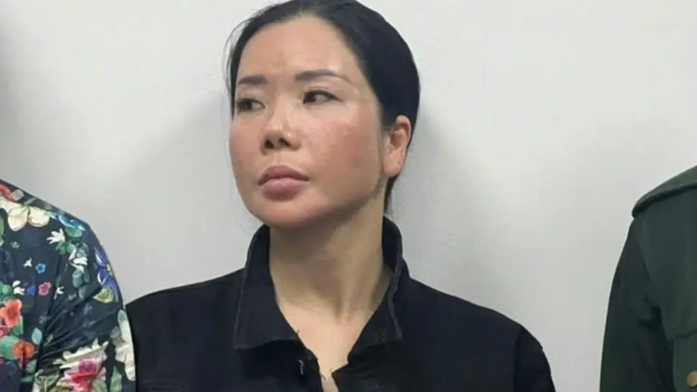 Nguyễn Thị Mai Anh bị cáo buộc hối lộ điều dưỡng theo tháng để được tự ý ra vào viện. Những tình tiết đáng chú ý trong vụ án.