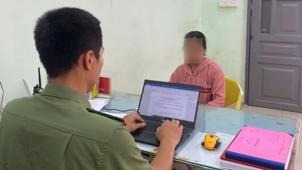 Lời khai của bảo mẫu Triệu Thị T. về vụ bạo hành hai trẻ 2 tuổi tại trường mầm non ở TPHCM đang được công an xác minh, xử lý.