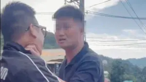 Vụ xô xát ở Tà Xùa chiều 13/8: TikToker rút dao đe dọa người, bị công an xã xác minh sau khi clip lan truyền TikTok, Facebook.