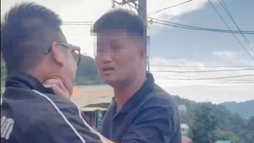 Vụ xô xát ở Tà Xùa chiều 13/8: TikToker rút dao đe dọa người, bị công an xã xác minh sau khi clip lan truyền TikTok, Facebook.