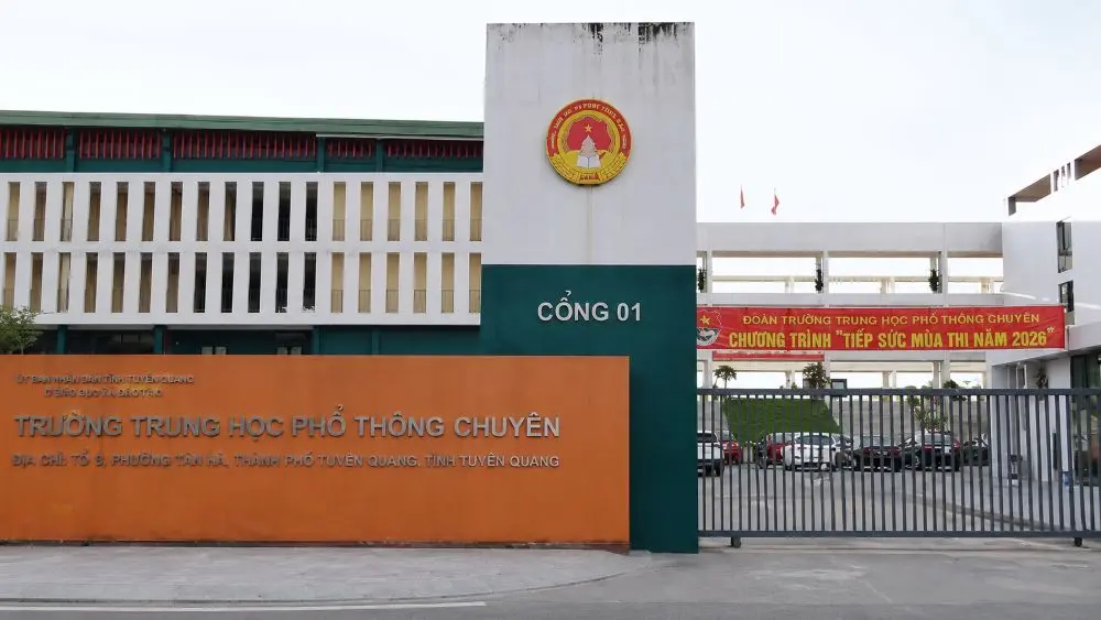 Bộ GD-ĐT nêu lý do tổ chức thi lại tại điểm thi THPT chuyên Tuyên Quang, làm rõ căn cứ và phương án xử lý vụ việc.