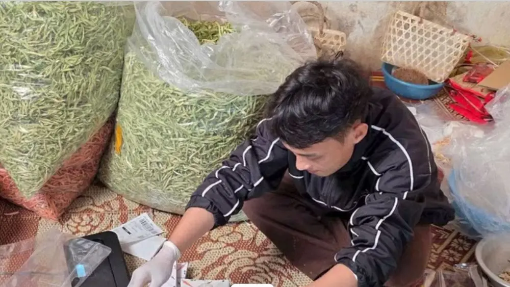 Vũ Văn Giáp vượt qua khoản nợ hơn 1,5 tỷ đồng, khởi nghiệp với nông sản sấy ở Nghệ An và đạt doanh thu khoảng 500 triệu đồng mỗi tháng.