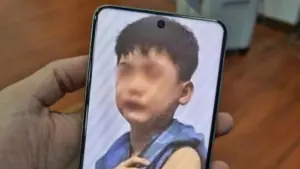 Bé trai 8 tuổi ở TPHCM nghi bị cha ruột hành hung, gia đình trình báo công an và đề nghị làm rõ vụ việc.