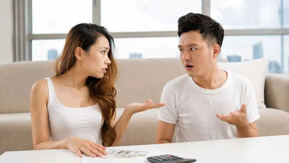 Tiền bạc trong hôn nhân trở thành nguyên nhân gây tổn thương khi người chồng liên tục nhắc lại vàng cưới và những khoản tiền từng đưa vợ.