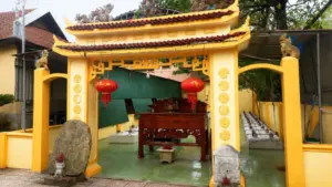 Tục thờ cá Ông ở Nghệ An là tín ngưỡng dân gian gắn với đời sống tâm linh, thể hiện lòng tri ân và ước vọng bình an của ngư dân.