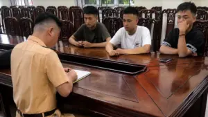 CSGT Nghệ An lập biên bản 60 trường hợp, tạm giữ 30 xe mô tô sau khi phát hiện nhiều vi phạm giao thông.