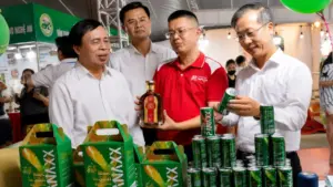 Hội chợ Công Thương vùng Bắc Trung Bộ tại Nghệ An quy tụ hơn 220 gian hàng, giới thiệu đa dạng sản phẩm đến người tiêu dùng.