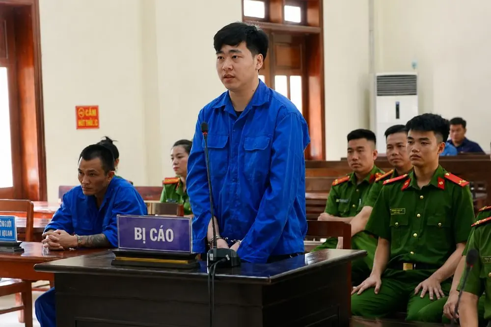 Tráng A Của lĩnh án tử hình lần thứ hai trong vụ mua bán 80 bánh heroin, tổng khối lượng hơn 27,7kg. Xem diễn biến vụ án.