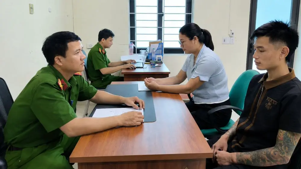 Phan Vinh Quang bị khởi tố sau khi lái taxi có nồng độ cồn, không chấp hành đèn tín hiệu và gây tai nạn khiến một người tử vong.