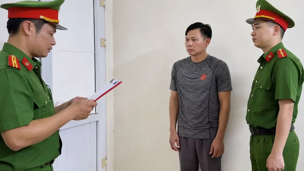 Tạm giữ hình sự Lâm Đình Dưỡng để điều tra hành vi gây rối trật tự công cộng sau vụ hành hung thiếu niên 16 tuổi tại phòng gym Ninh Bình.