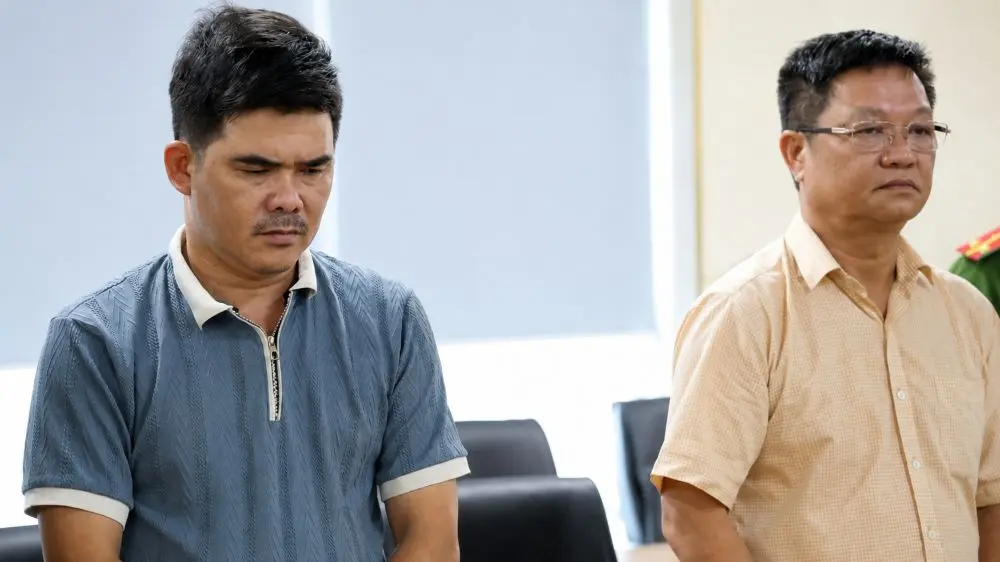 Công an điều tra đường dây mua bán hóa đơn trái phép hơn 2.000 tỷ đồng qua 17 công ty. Xem chi tiết vụ án và diễn biến mới nhất.