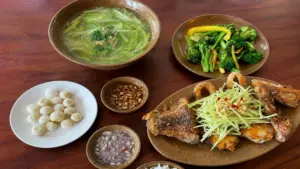 Bác sĩ gợi ý thực đơn với canh rau ít calo giúp giảm mỡ hiệu quả, vẫn đảm bảo dinh dưỡng và hỗ trợ kiểm soát cân nặng.