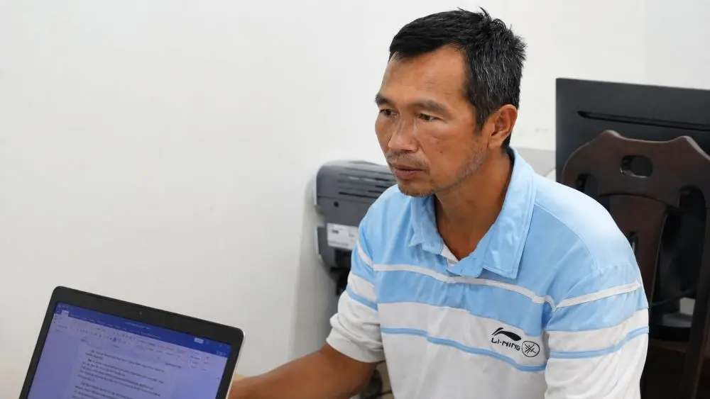 Công an Nghệ An bắt Nguyễn Văn Chung, người bị cáo buộc lừa bán một thửa đất cho nhiều người, chiếm đoạt tổng cộng 1,092 tỷ đồng.