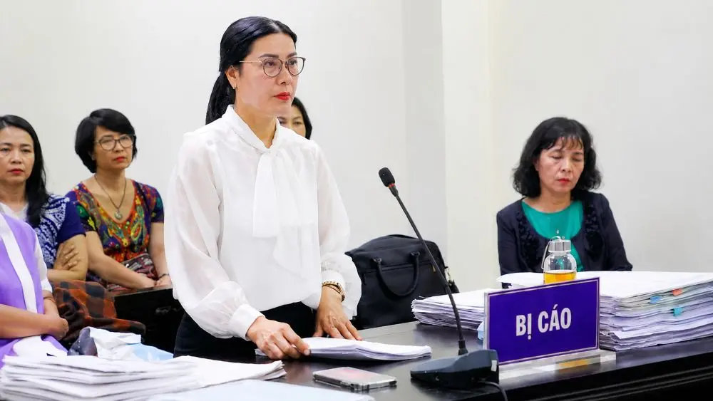 Sắp xử phúc thẩm cựu hiệu trưởng Nguyễn Thị Bình, người bị xét xử về việc thu 15.000 đồng mỗi tiết học thêm.