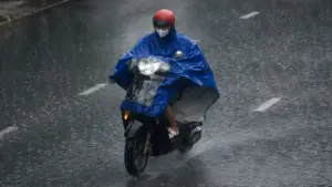 Miền Bắc bước vào đợt mưa lớn kéo dài từ đêm 17/8, nguy cơ cao xảy ra ngập úng, lũ quét và sạt lở đất.