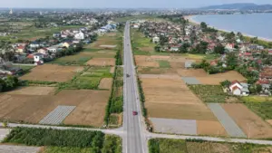 Tuyến đường ven biển Nghệ An dài hơn 65km, tổng mức đầu tư hơn 4.600 tỷ đồng, kết nối từ Nghi Sơn đến Cửa Lò.