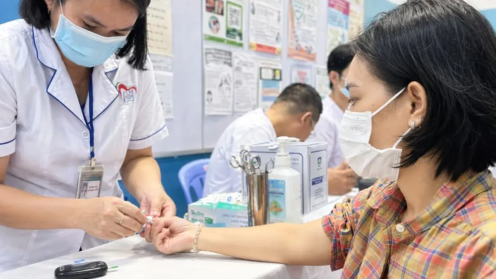 Bộ Y tế đề xuất BHYT chi tối đa 350.000 đồng/lần cho khám sức khỏe định kỳ, gồm nhiều xét nghiệm và dịch vụ cơ bản.