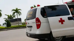 Vụ gia đình trả hơn 9 triệu đồng đưa bệnh nhân về nhà 16km, bệnh viện Thanh Hóa giải thích về xe cấp cứu tư nhân.