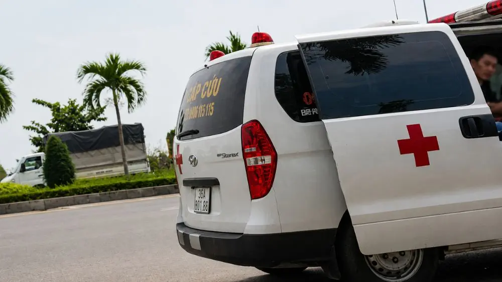 Vụ gia đình trả hơn 9 triệu đồng đưa bệnh nhân về nhà 16km, bệnh viện Thanh Hóa giải thích về xe cấp cứu tư nhân.