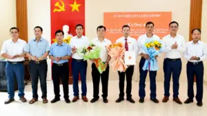 Bổ nhiệm hiệu trưởng Hữu Khuông được UBND tỉnh Nghệ An yêu cầu rà soát, thực hiện lại, ưu tiên nhân sự từng là hiệu trưởng THCS.